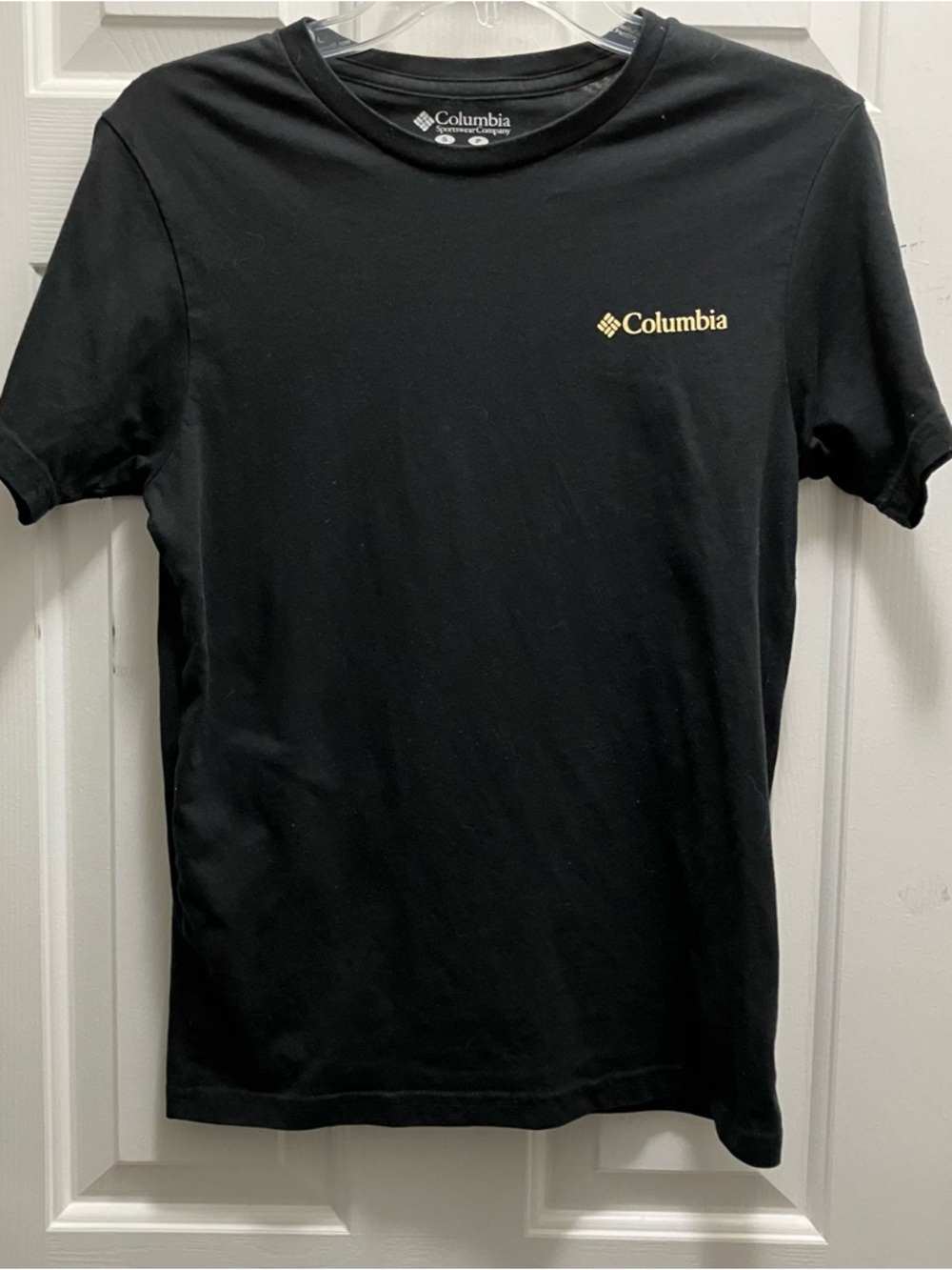 Columbia men’s black tee shirt